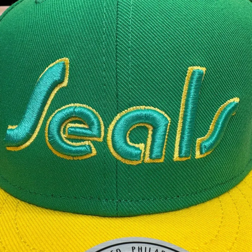 NEW California Golden Seals Mitchell Ness Liberty Fitted Hat Cap Two Tone 7 1/2